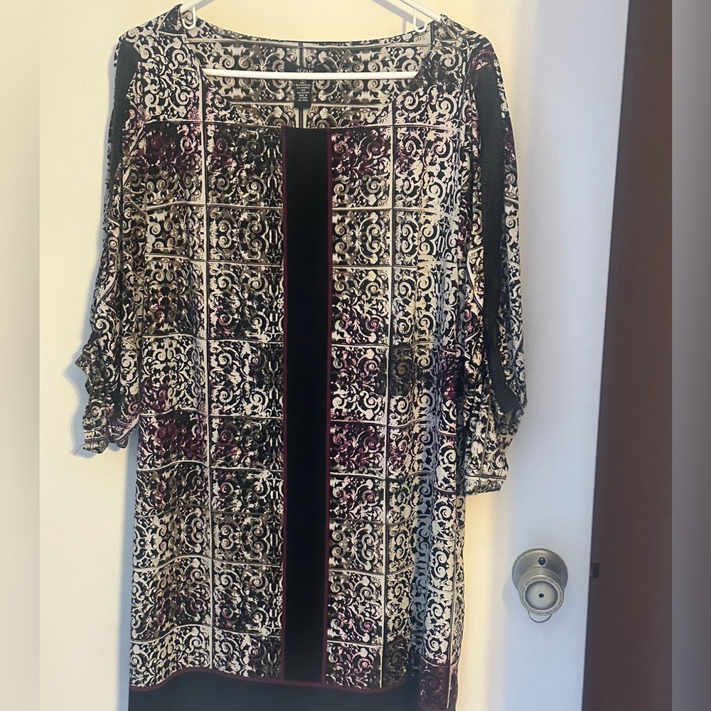 Alfani Women’s 2X dress,GUC, black pattern w/ mauve details. Faux detail